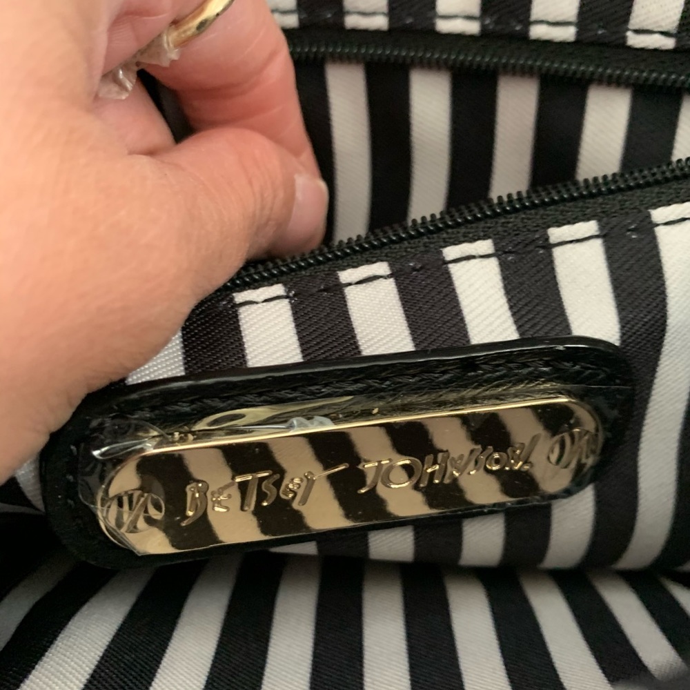 Coconut/lemon Betsey Johnson Straw Crossbody - Picture 8 of 10